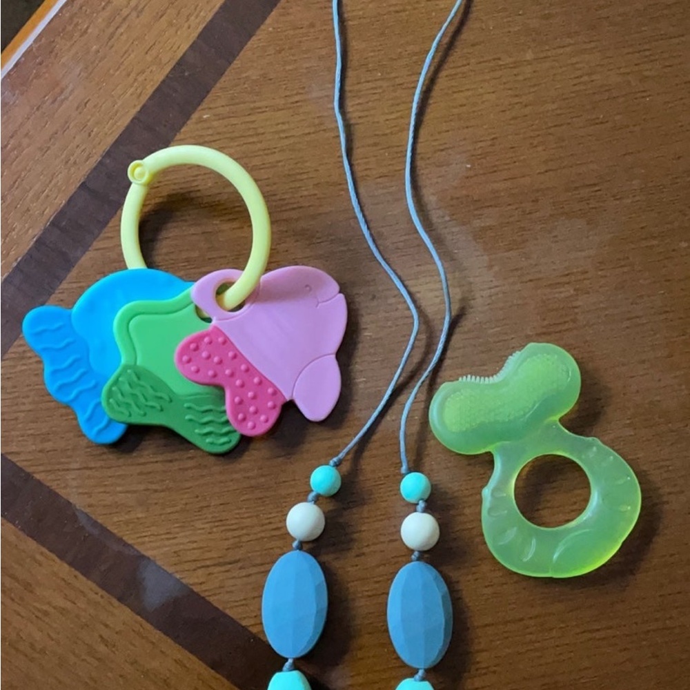 Baby teething bundle! - Picture 3 of 10